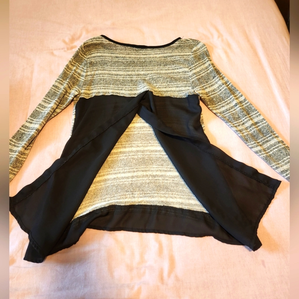 Pink Rose Longsleeve Sheer Open Back Blouse - Picture 3 of 5